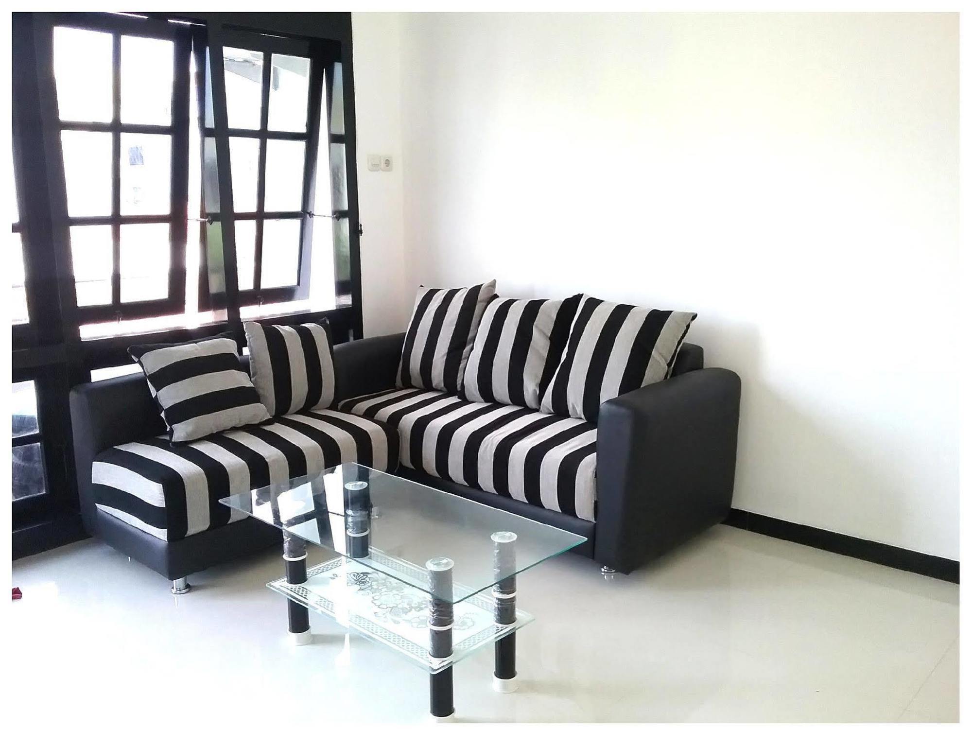 Mess Inn Semarang Luaran gambar