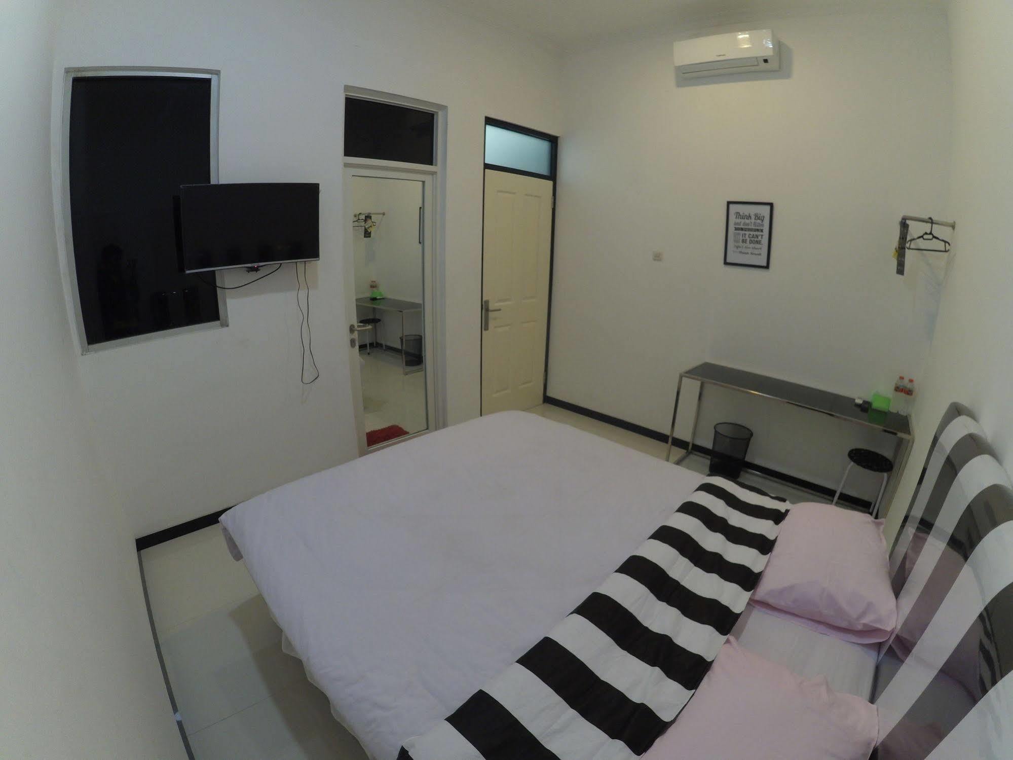 Mess Inn Semarang Luaran gambar